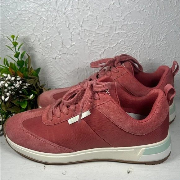 NWOT Vionic Breilyn Sneakers Pink Salmon Vionic Size 7 Sneaker Walking Shoe NWOT - Picture 6 of 12